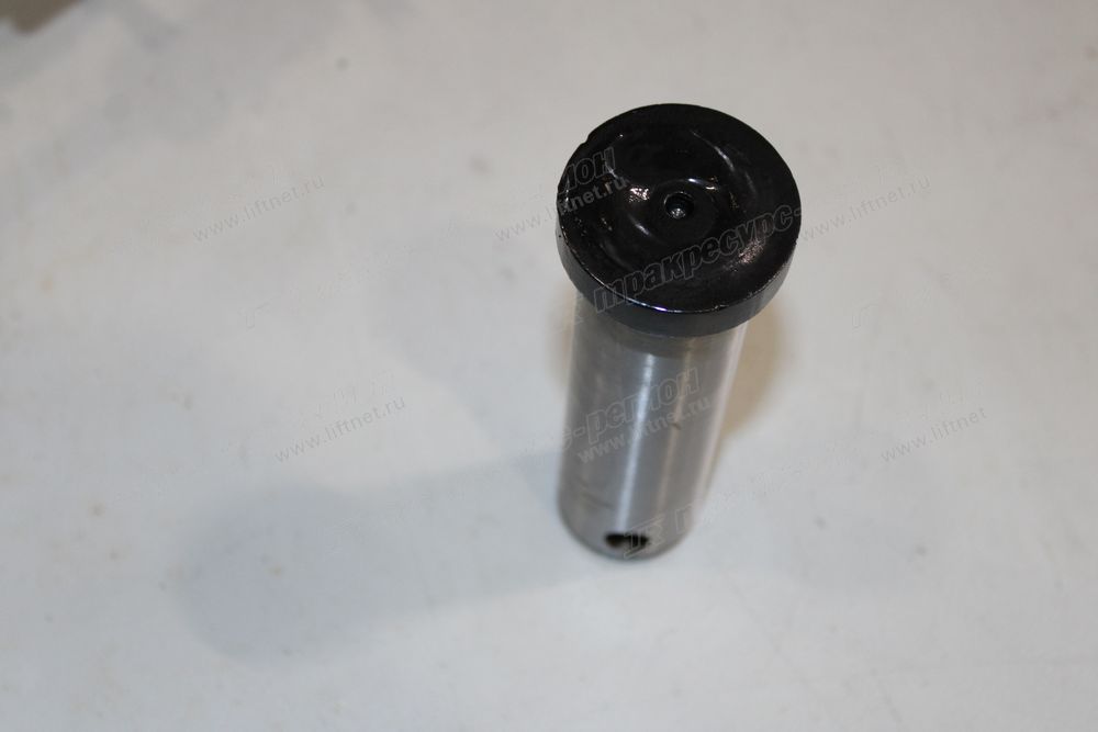 Палец крепления цилиндра рукояти CDM6025FYH1