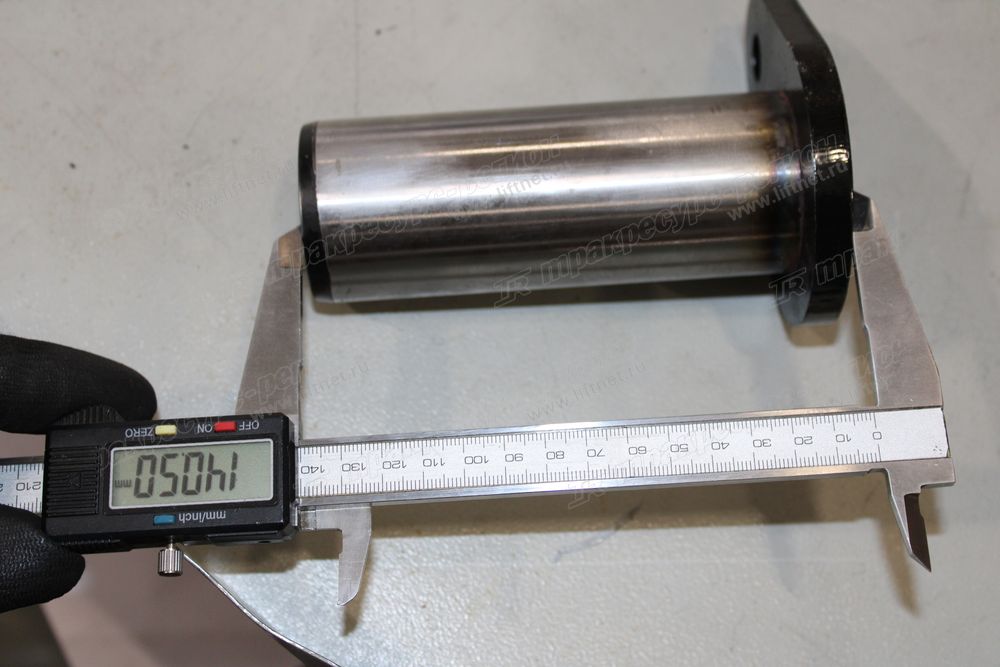 Палец цилиндра поворота (передний) CDM6035LK