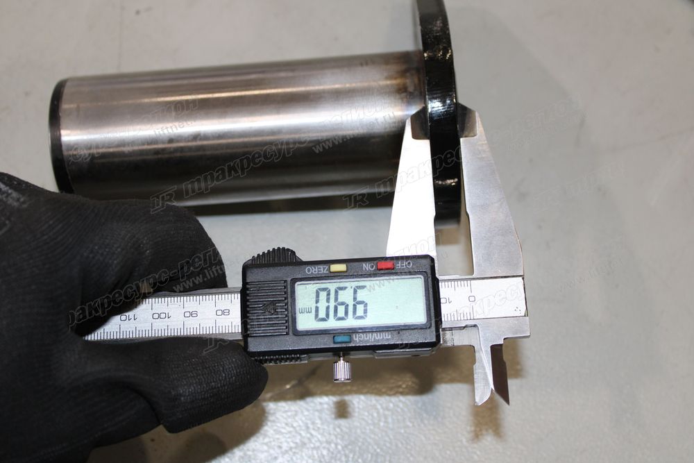 Палец цилиндра поворота (передний) CDM6035LK