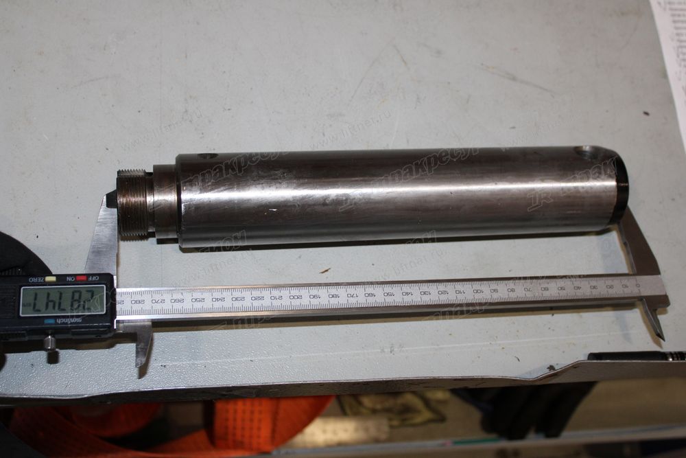 Палец цилиндра подъема стрелы задний  CDM84C