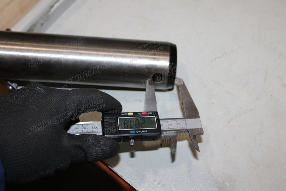 Палец тяги стрелы задний  CDM84C