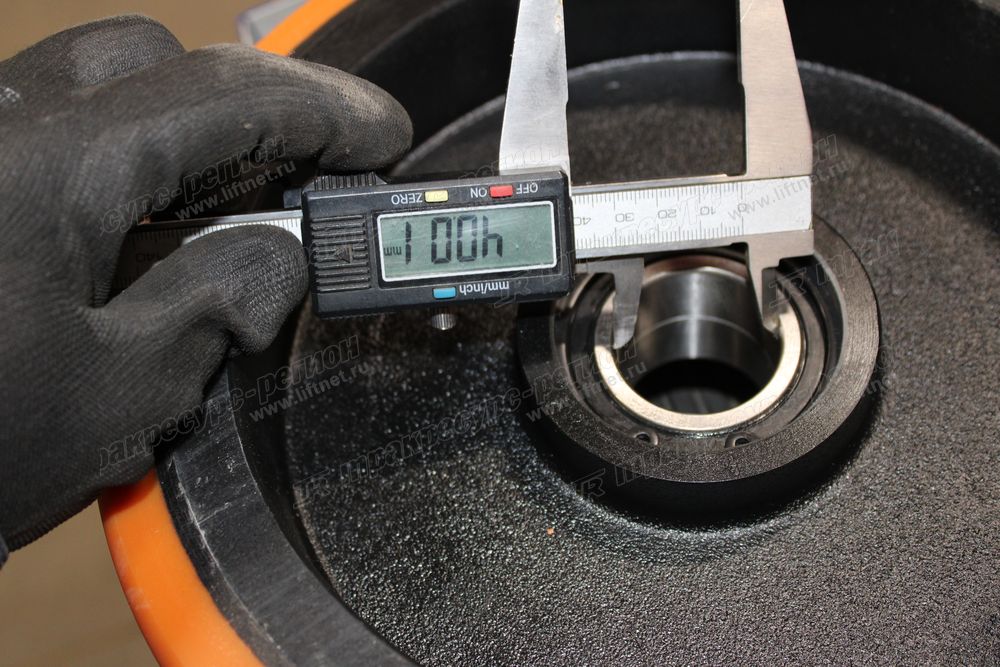 Колесо опорное 285x100 (52) PU